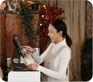 Restaurant owner using POS