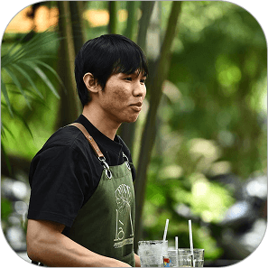 Restaurant staff using XPOS